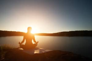 Combattre le stress et la dépression grâce au yoga, à la méditation et au tai-chi
